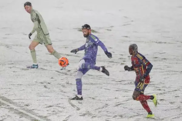bad-weather-football