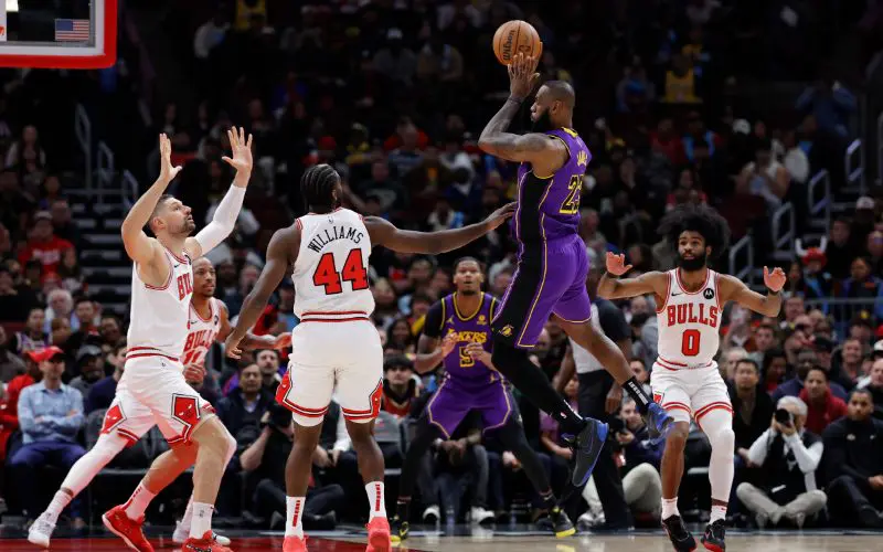 fade-the-public-betting-lakers-bulls