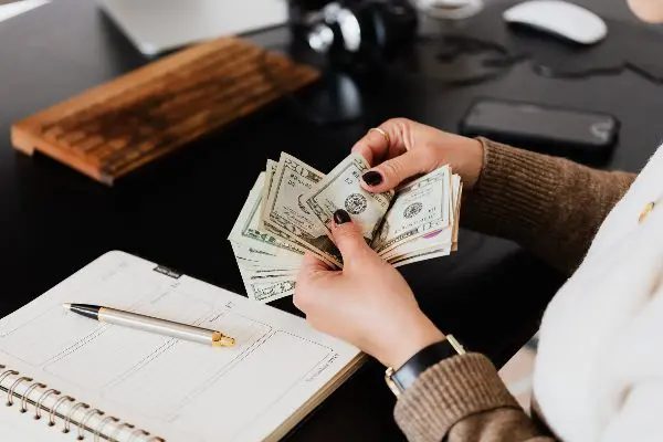 how-do-bookies-make-money