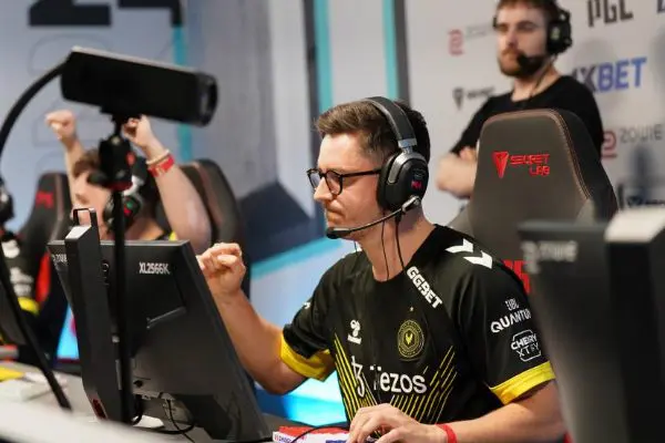 team-vitality-apex