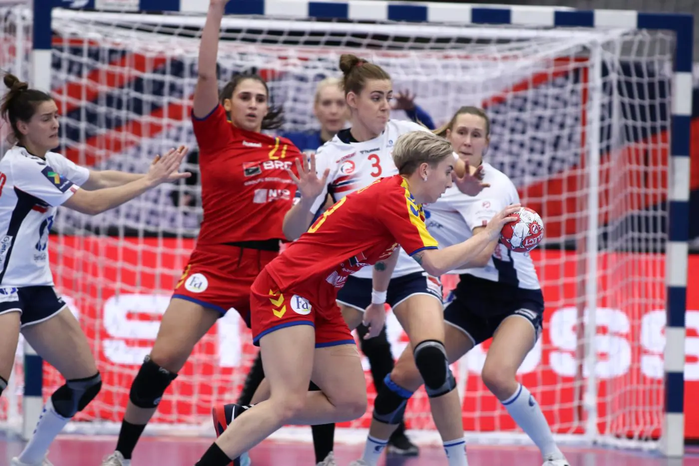 what is handball game